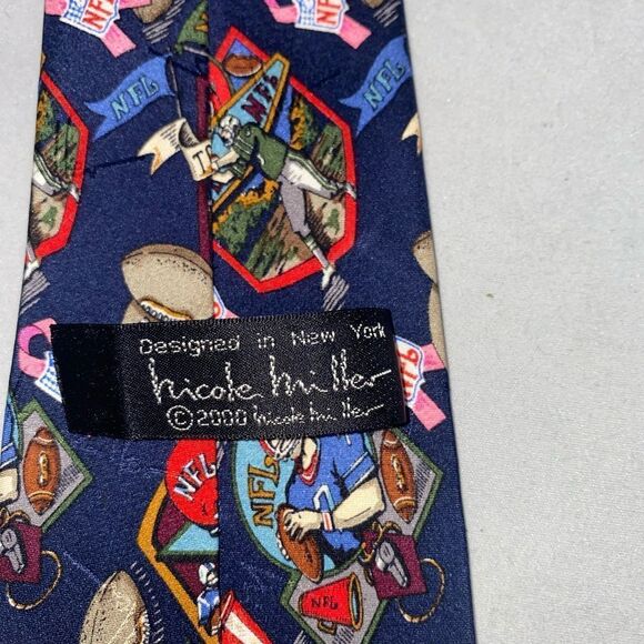 Nicole Miller Neck Tie Silk NFL Breast Cancer - Picture 5 of 8